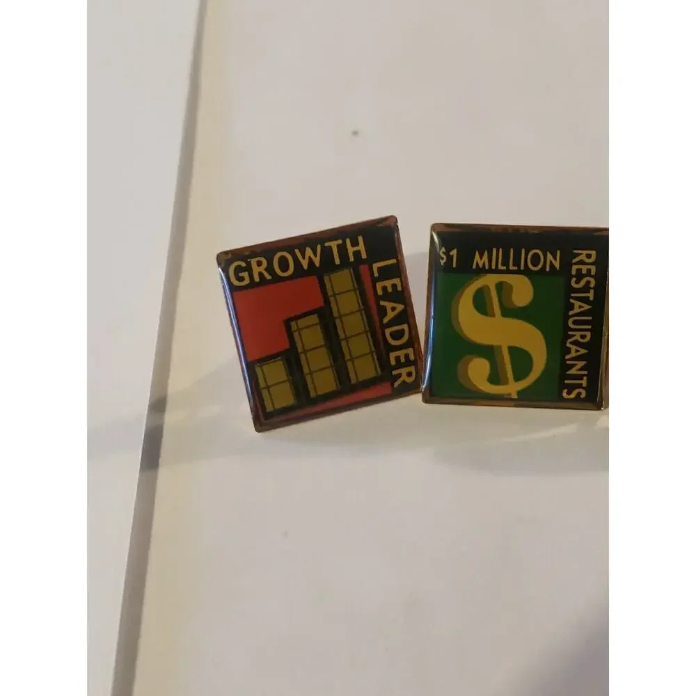 N/A restaurant lapel